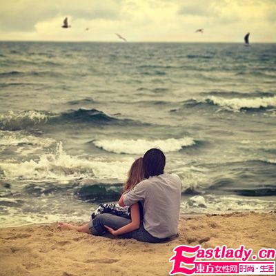 醉酒后男上司开始亲我的颈脖