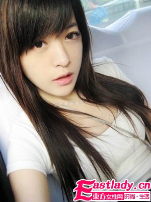 胸部太大总是招来女人嘲笑