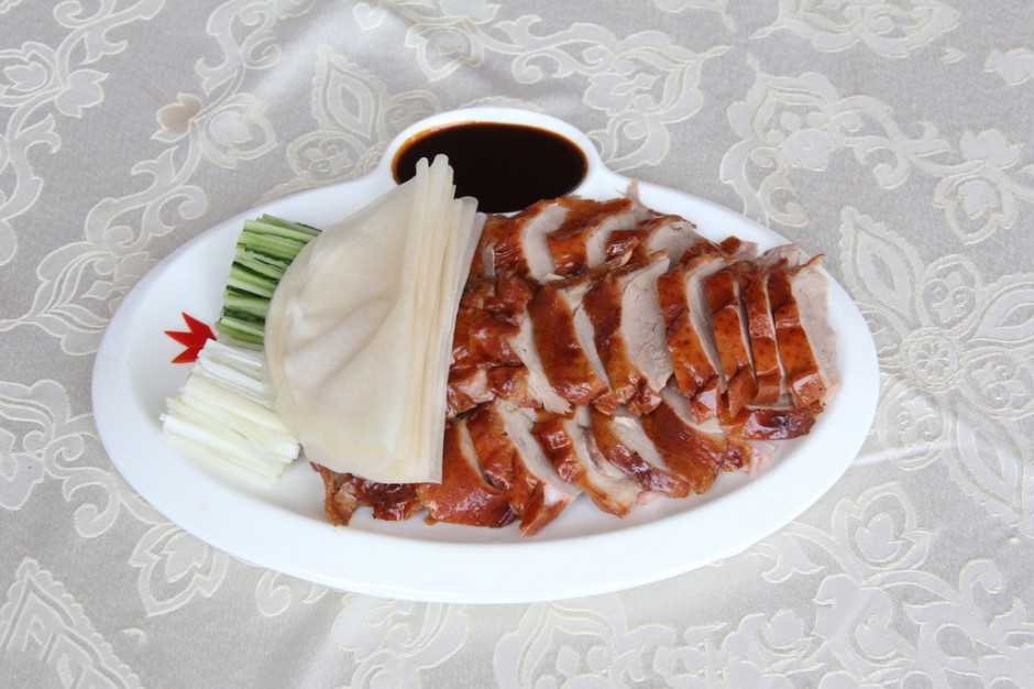 北京烤鸭家常做法大公开 吃法也要讲究