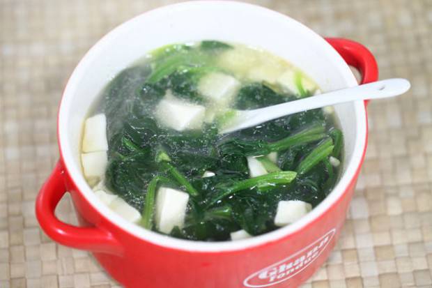 菠菜豆腐汤的家常做法 即好喝又营养