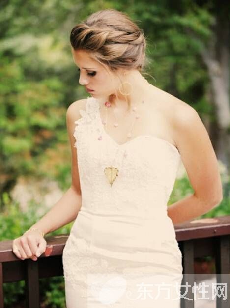 短发新娘造型也很美 不信你瞧瞧