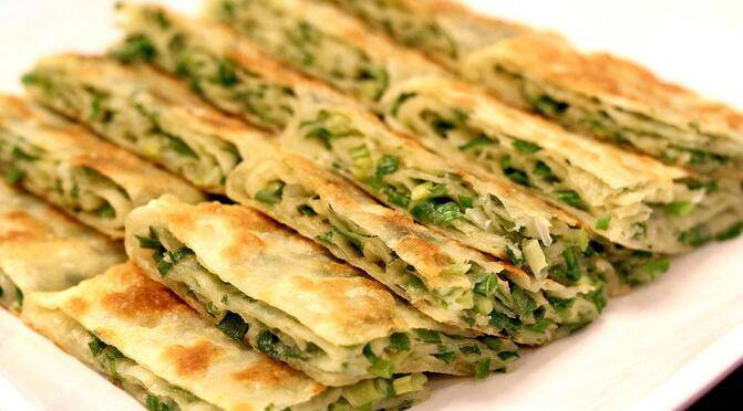葱花饼的3种家常做法 吃出健康又美味