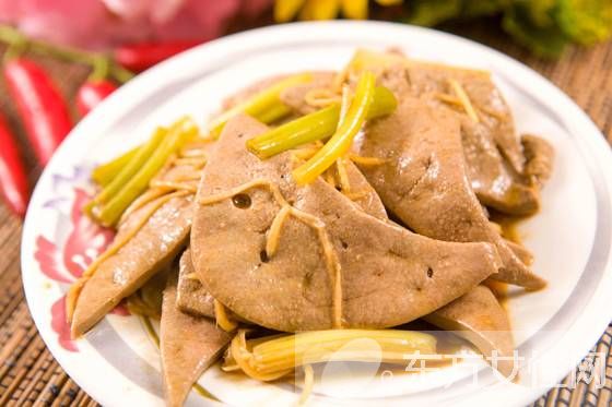 麻油猪肝的家常做法 产妇坐月子的最佳食谱