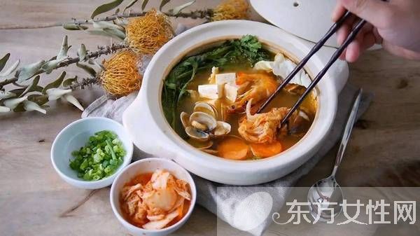 韩式泡菜海鲜锅 谁说不能一个人吃火锅