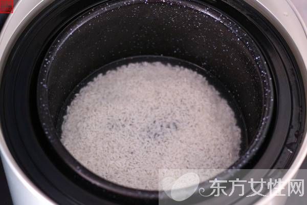 家常菜必备杀手锏 排骨蒸饭的做法