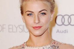 2016看欧美女星演绎时尚精致新娘发型