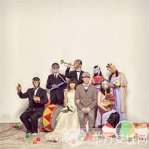 可爱童话风婚纱照赏析 婚纱礼服应该怎么选