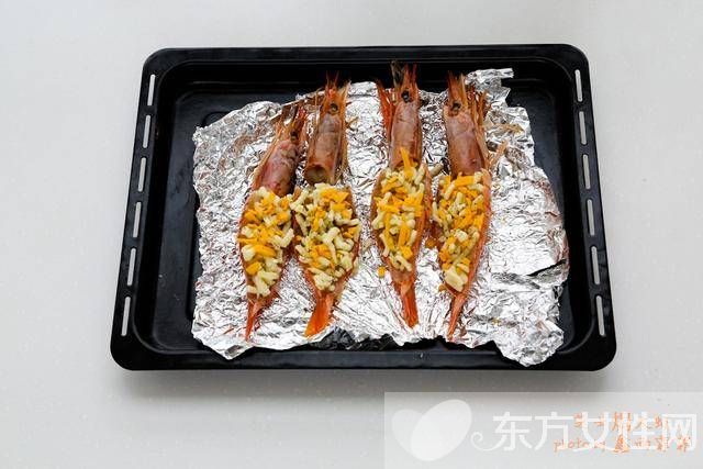 揭芝士焗大虾做法 芝士焗虾怎么做好吃