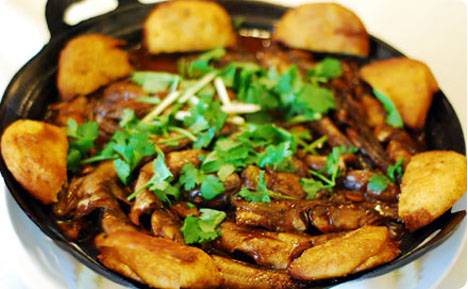 鱼锅饼子的家常做法 美味传天下