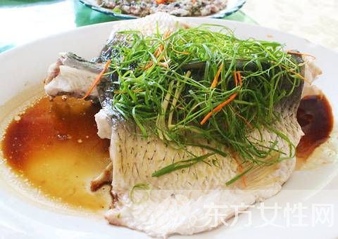 如何做清蒸鱼 蒸鱼的七个秘密八种做法