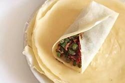 煎饼的做法怎么做 简单步骤教你做煎饼卷肉末豆角