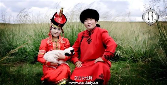 蒙古族婚纱照感受质朴的爱情