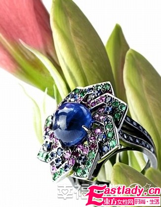 冬日花样美戒在新娘指尖绽放