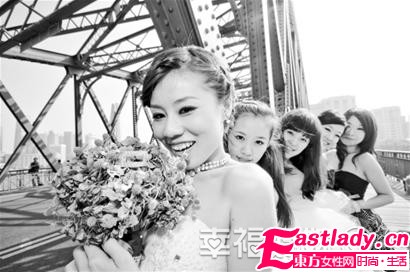 带着伴娘拍婚纱照 伴娘团俏丽 女人帮