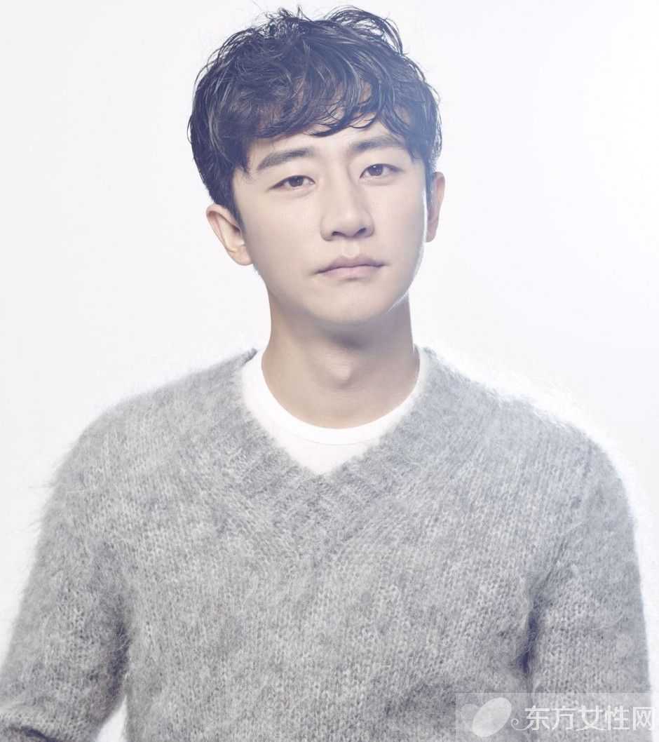 黄轩胡杏儿的婚纱照怎么回事 黄轩背景个人资料