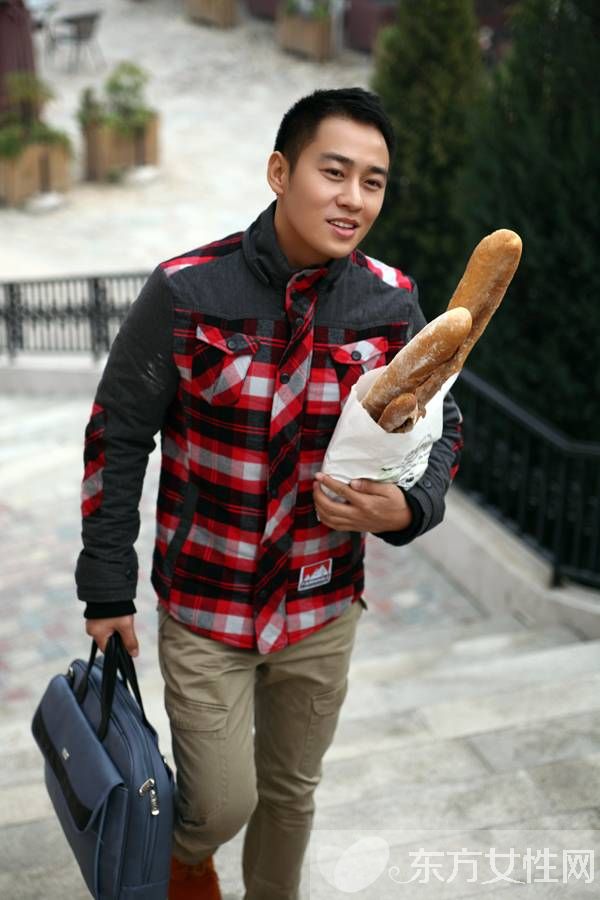 揭宁静为何遭美国老公抛弃 儿子阳光帅照曝光