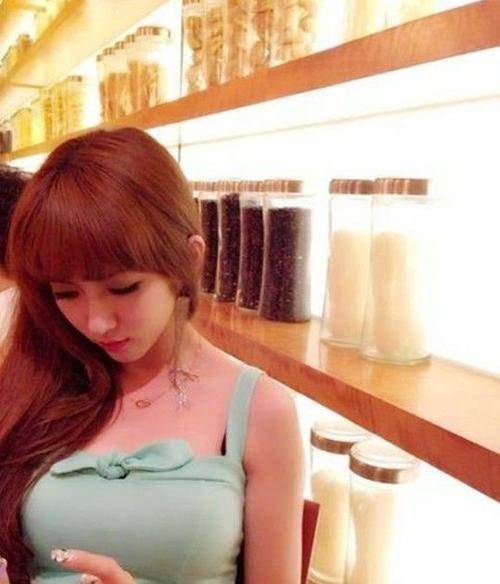 袁佳怡献b门是什么 北大校花袁佳怡献b门全套照