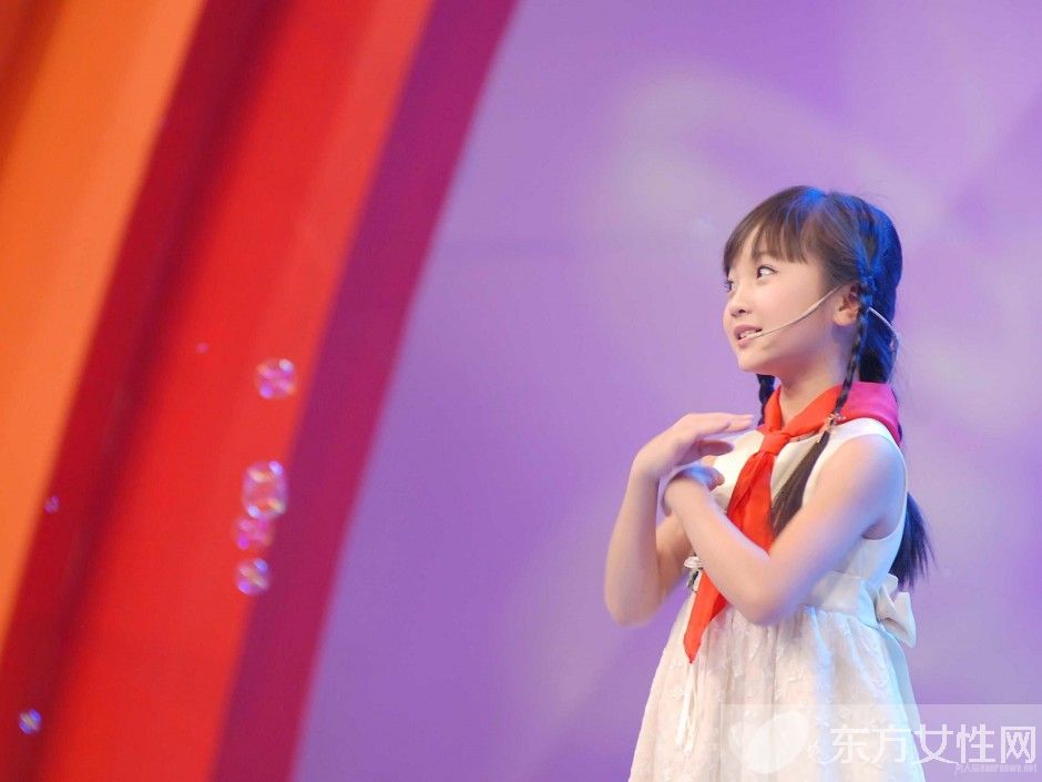 林妙可家庭背景个人资料 晒比基尼照露深沟