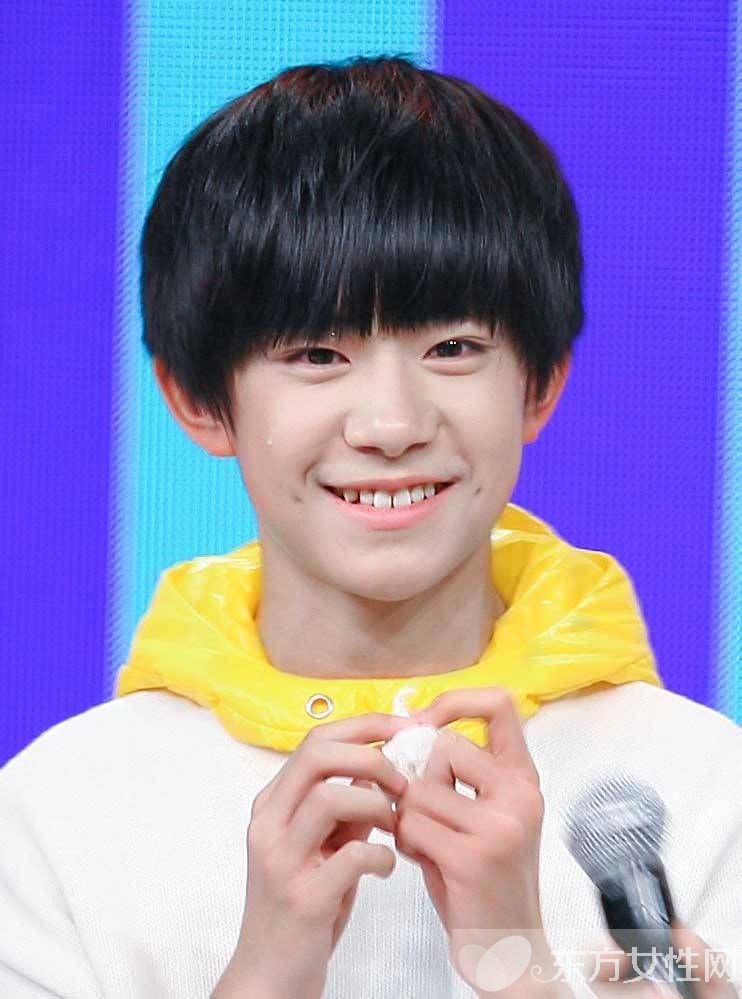 易烊千玺真实家庭背景 tfboys年收入居然这么高