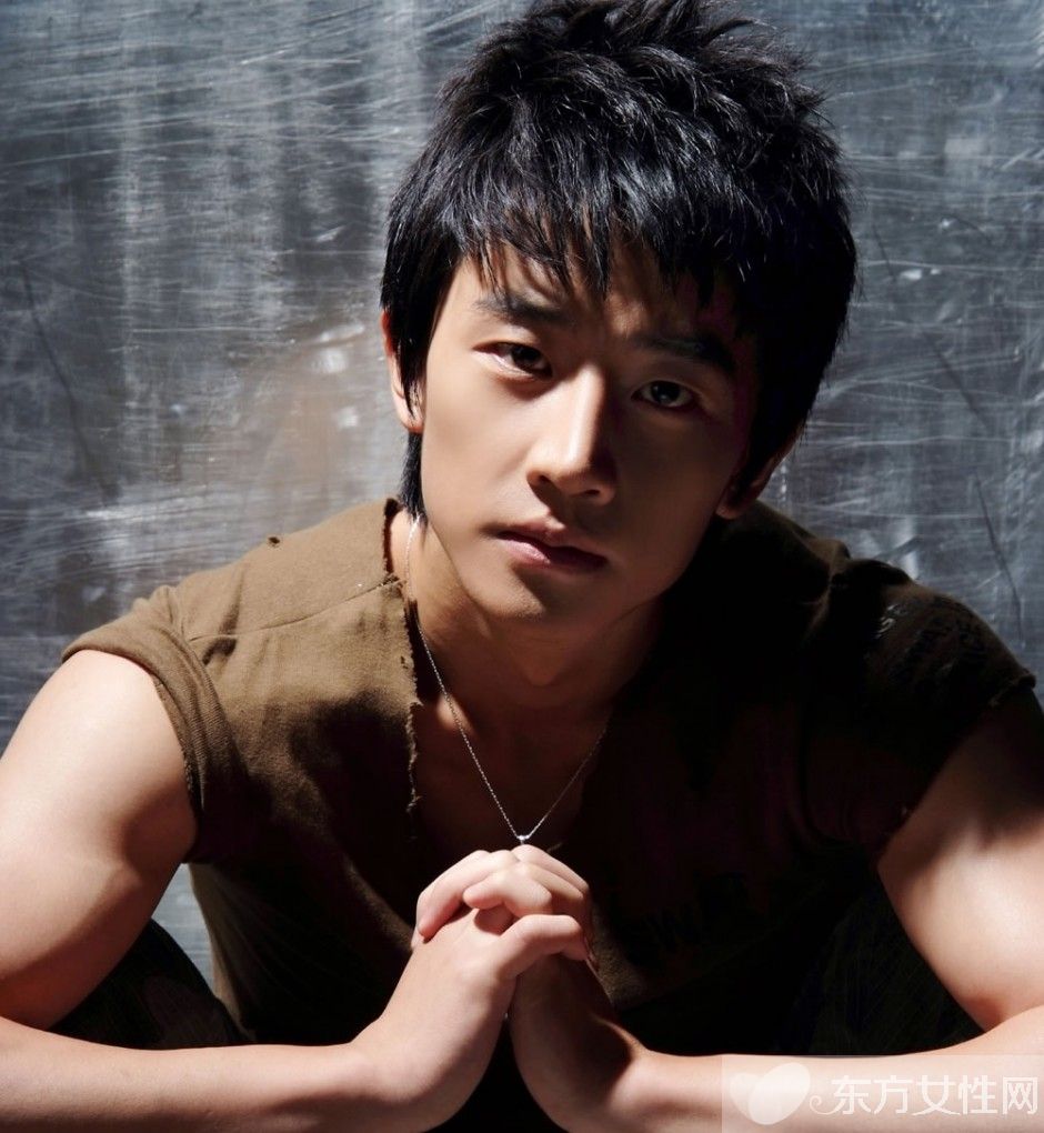 黄轩胡杏儿的婚纱照怎么回事 黄轩背景个人资料