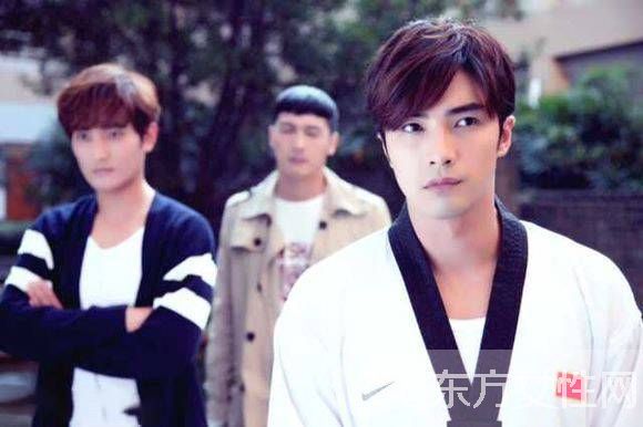 贺军翔女友背景资料曝光 揭贺军翔为何抛弃机车女