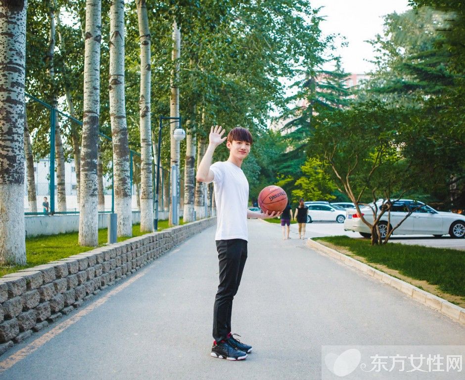 白敬亭的女朋友个人资料 自曝初吻经历惊倒粉丝