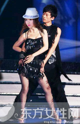 邓紫棋张杰真的有一腿 曝邓紫棋张杰接吻照