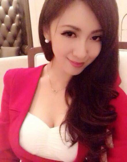 袁佳怡献b门是什么 北大校花袁佳怡献b门全套照