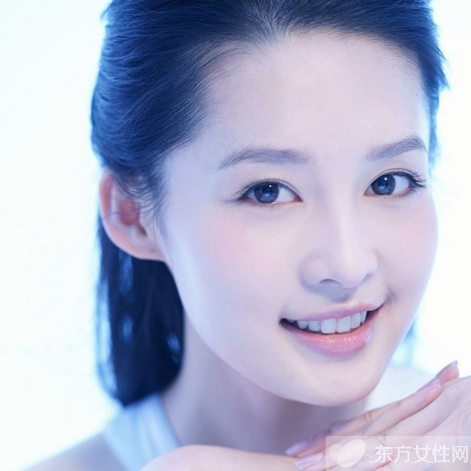 李沁老公家庭背景太惊人 李沁整容前照片遭曝光