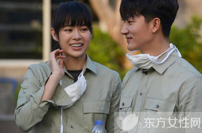 黄轩胡杏儿的婚纱照怎么回事 黄轩背景个人资料