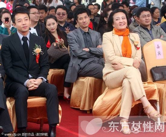 大S比汪小菲大几岁 汪小菲母亲张兰16亿身家个人资料