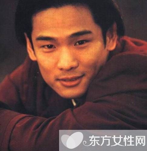 杜德伟迎娶26岁小女友 梁朝伟钟镇涛等巨星纷纷到场助阵