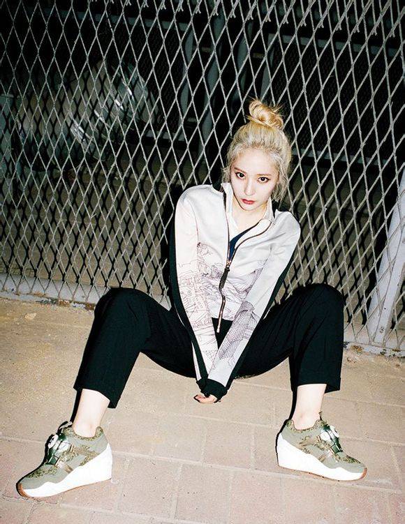 安宰贤郑秀晶情侣画报曝光 揭安宰贤郑秀晶关系