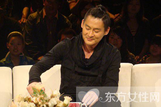 景岗山个人资料 景岗山一对儿女近照曝光被赞最好看星二代