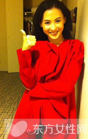 张柏芝运动装素颜挤地铁少女气息十足 张柏芝门照艳全集图片