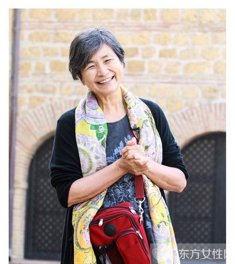 郑佩佩个人资料 郑佩佩炮轰张柏芝惹粉丝怒骂