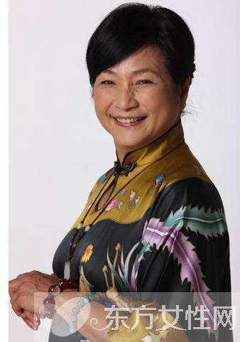 郑佩佩个人资料 郑佩佩炮轰张柏芝惹粉丝怒骂