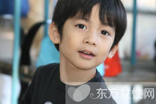 景岗山个人资料 景岗山一对儿女近照曝光被赞最好看星二代