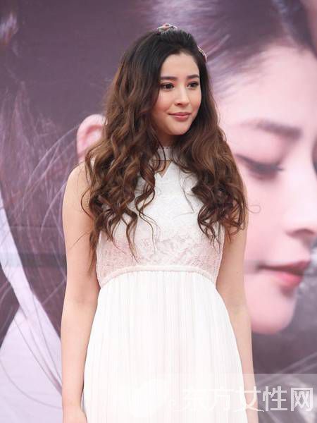 李心艾不雅照曝光微博遭扒 整容前后照网友称不认识了