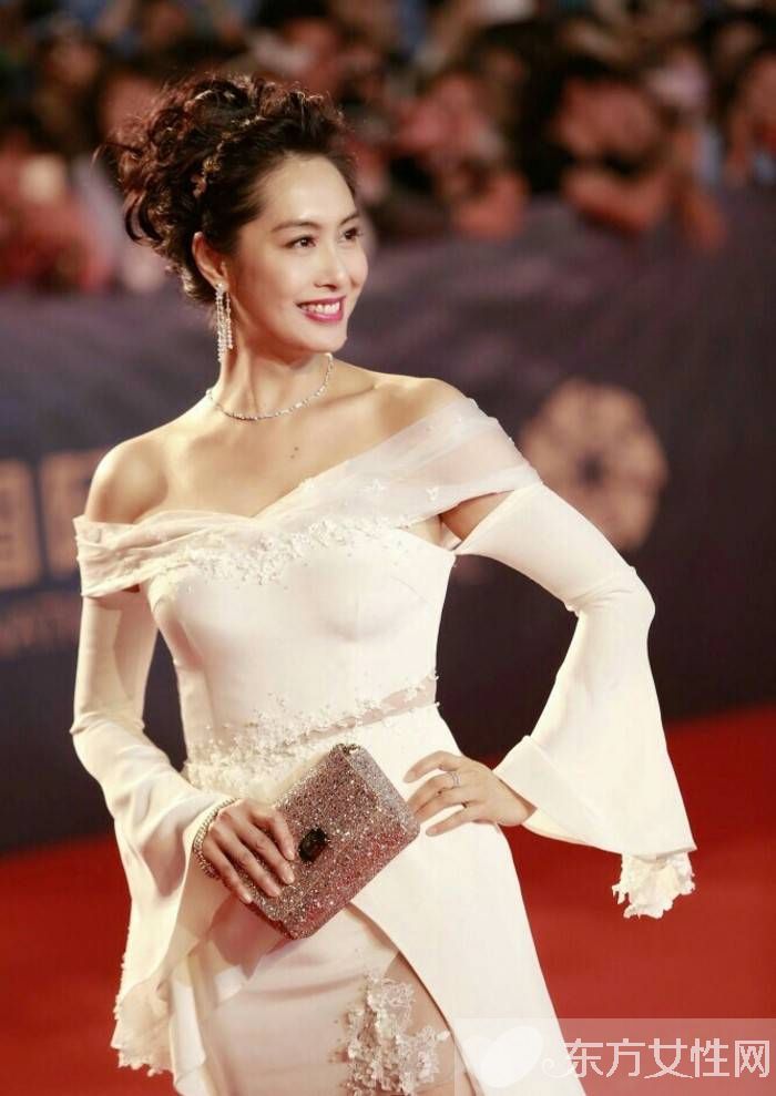 朱茵谈昔日演三级片是被导演骗去 朱茵个人资料曝光