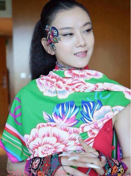 58岁杨丽萍近照如少女 豪宅 月亮宫 美如仙境