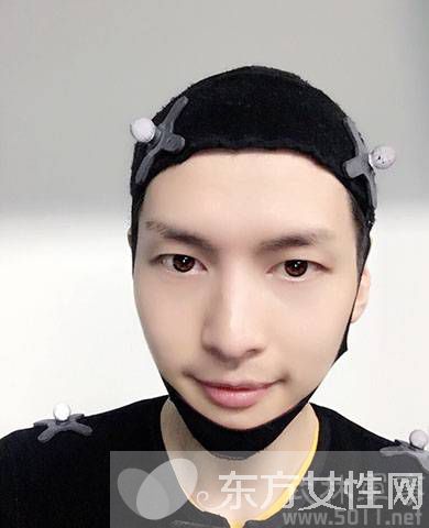 coser小小白颜素颜照曝光 帅到窒息的节奏有木有