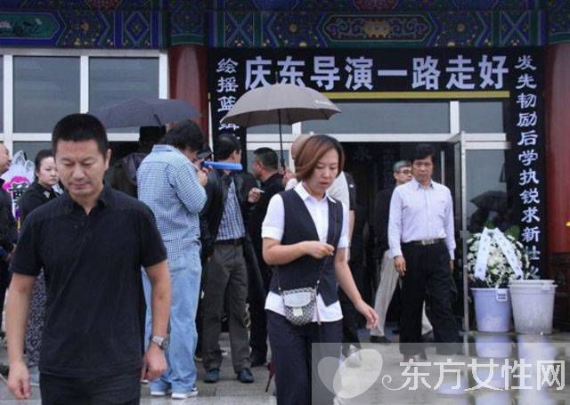 徐庆东追悼会王茜痛哭 徐庆东走了王茜撑起半边天