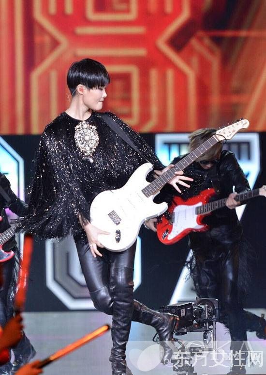 李宇春富豪男朋友煤老板照片 李宇春罕见婚纱照曝光