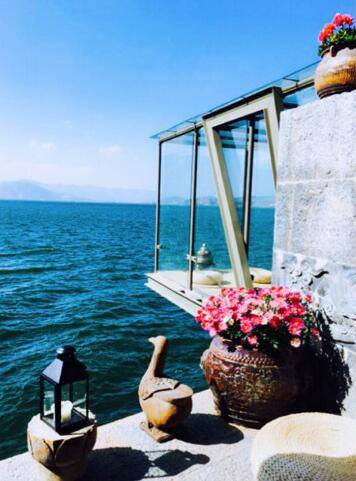 58岁杨丽萍近照如少女 豪宅 月亮宫 美如仙境