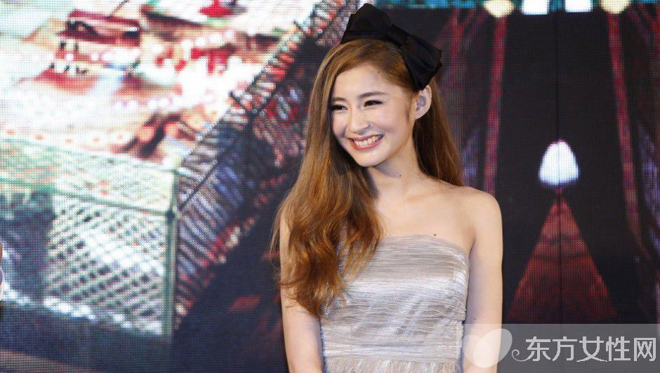 李心艾不雅照曝光微博遭扒 整容前后照网友称不认识了