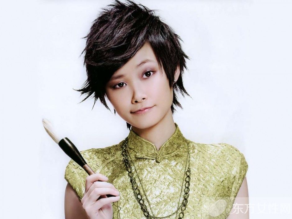 李宇春富豪男朋友煤老板照片 李宇春罕见婚纱照曝光