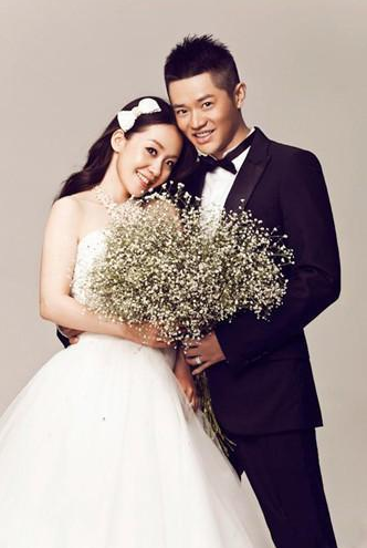 曝杨魏玲花和曾毅睡觉 两人关系非同寻常双双出轨