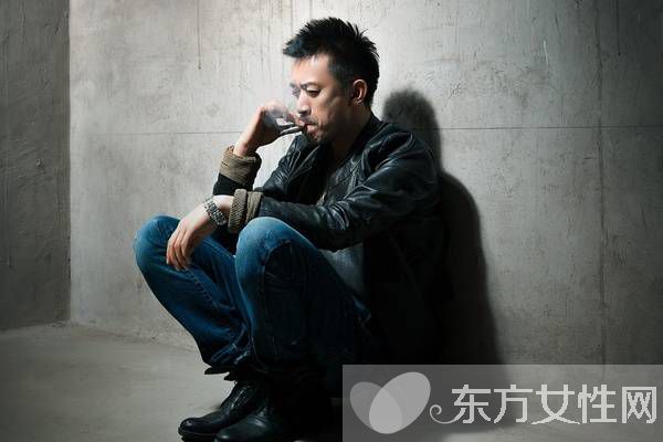 王学兵吸毒个人资料遭扒 三任娇妻皆是性感尤物