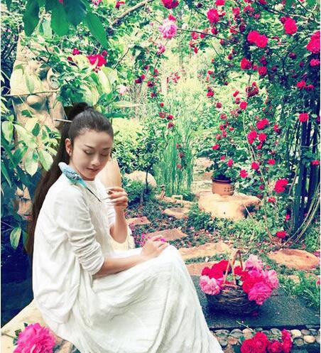 58岁杨丽萍近照如少女 豪宅 月亮宫 美如仙境